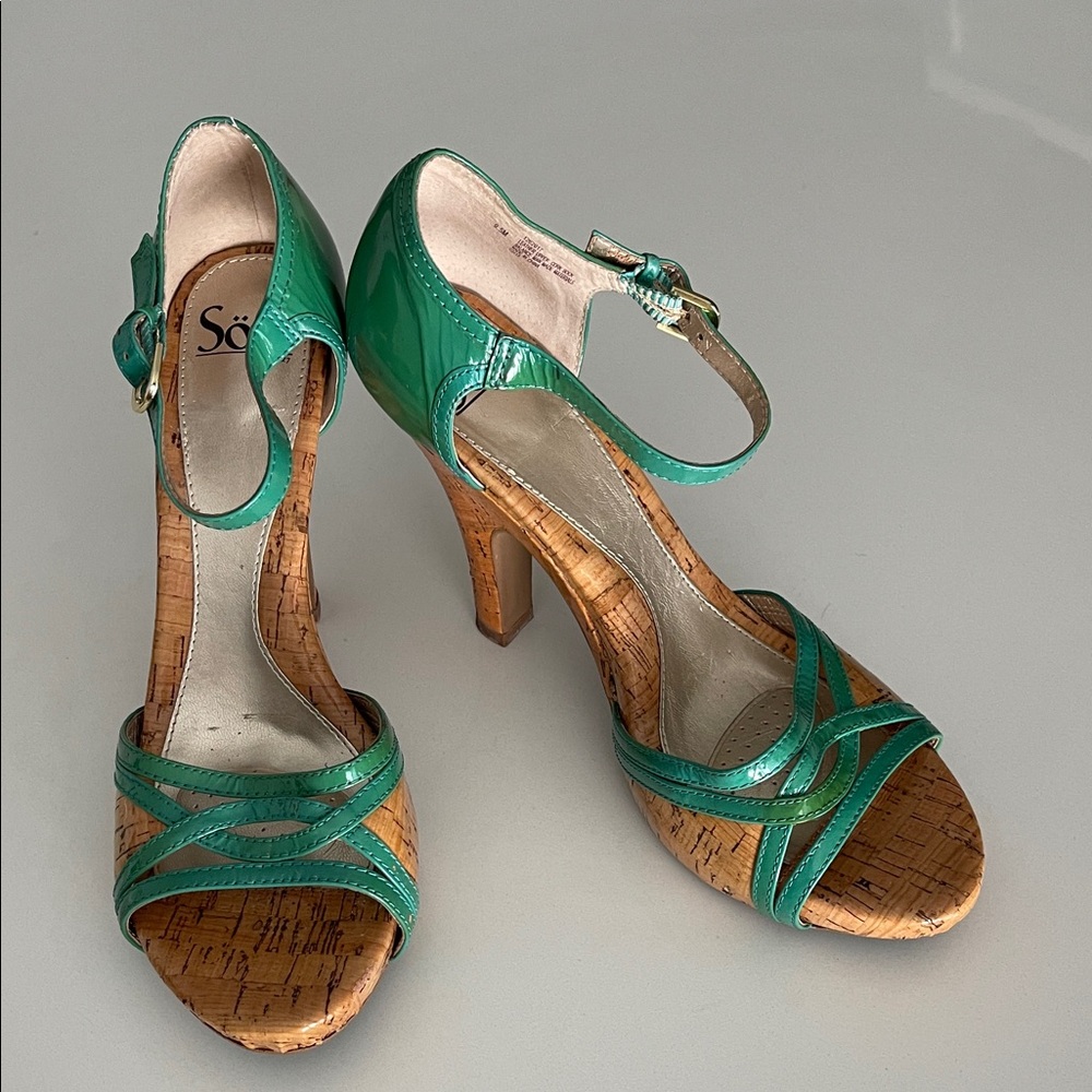 Sofft Green Platform Heels Cork Bottom Size: 9.5 4.5" heel